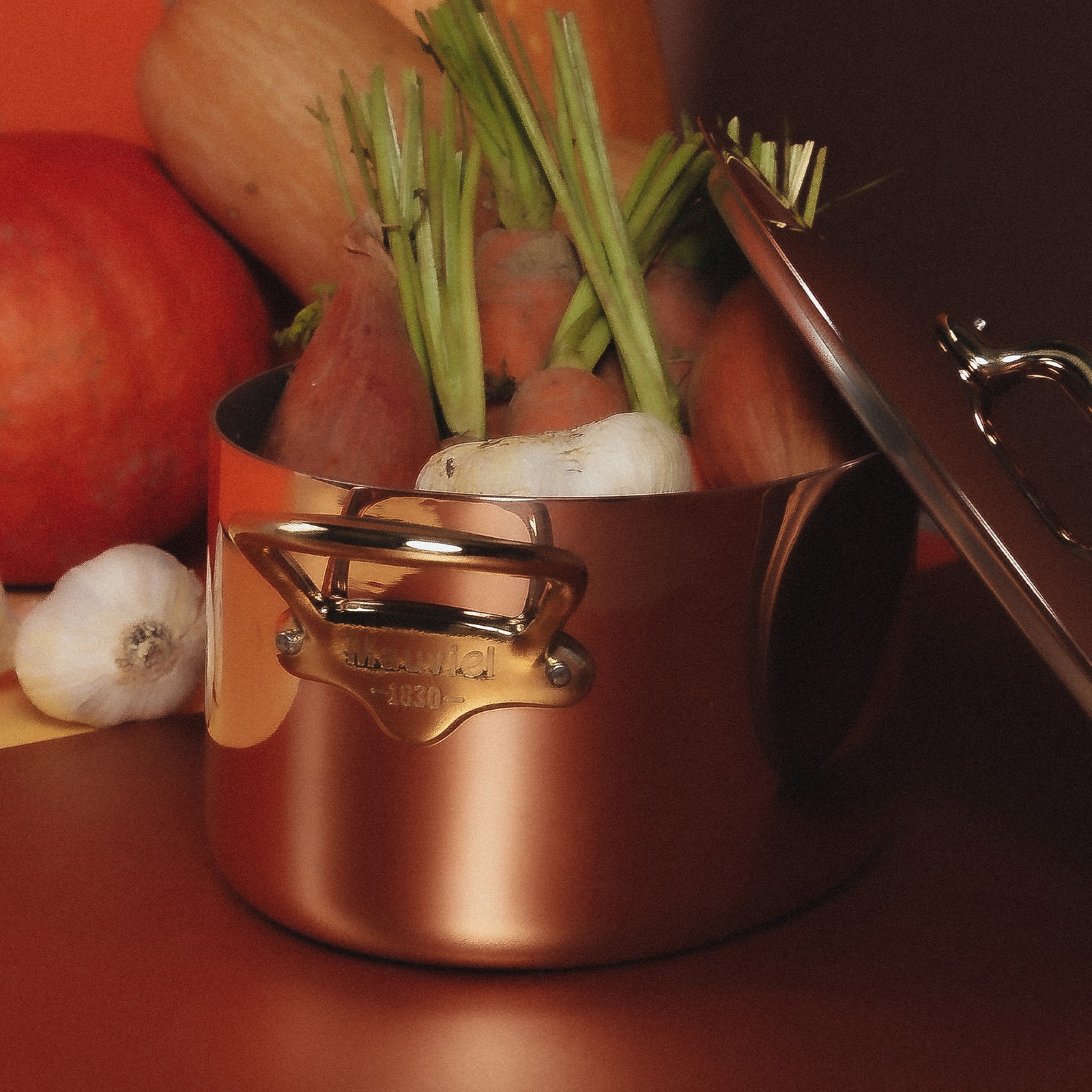M’150 B Oval Cocotte with Lid 3 M’150 B Oval Cocotte with Lid - Image 3