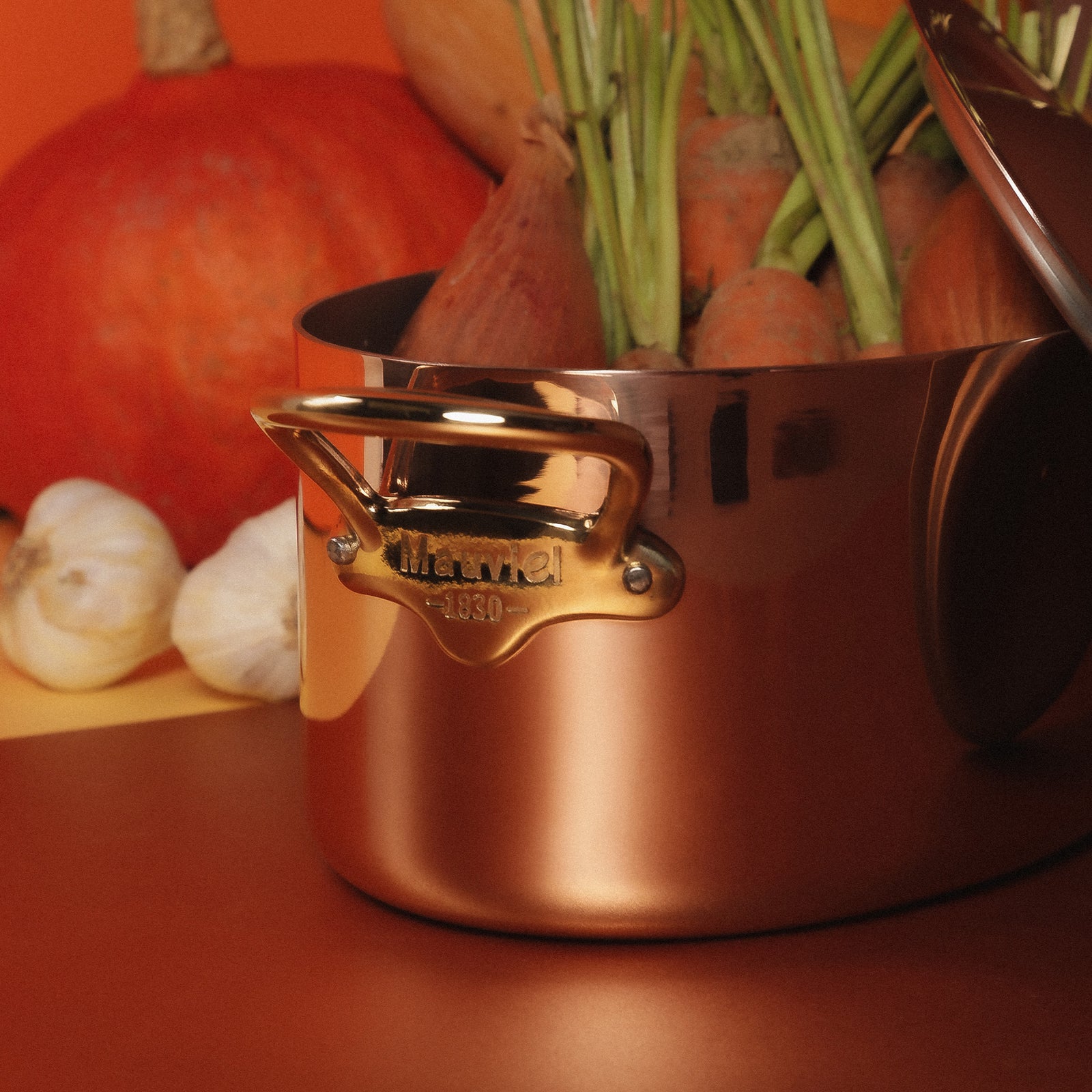 M’150 B Oval Cocotte with Lid 4 M’150 B Oval Cocotte with Lid - Image 4